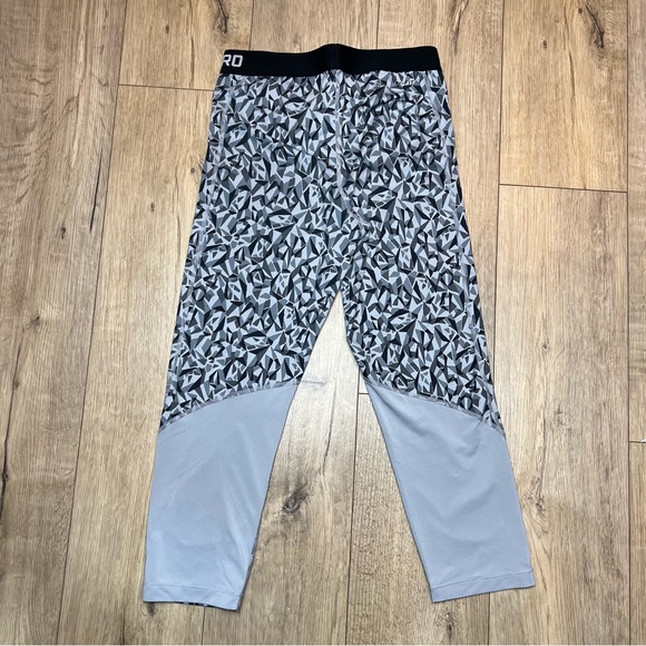 Nike Pro 3/4 Grey Leggings Pro Cool Capri Facet Women’s Size M - Picture 5 of 8